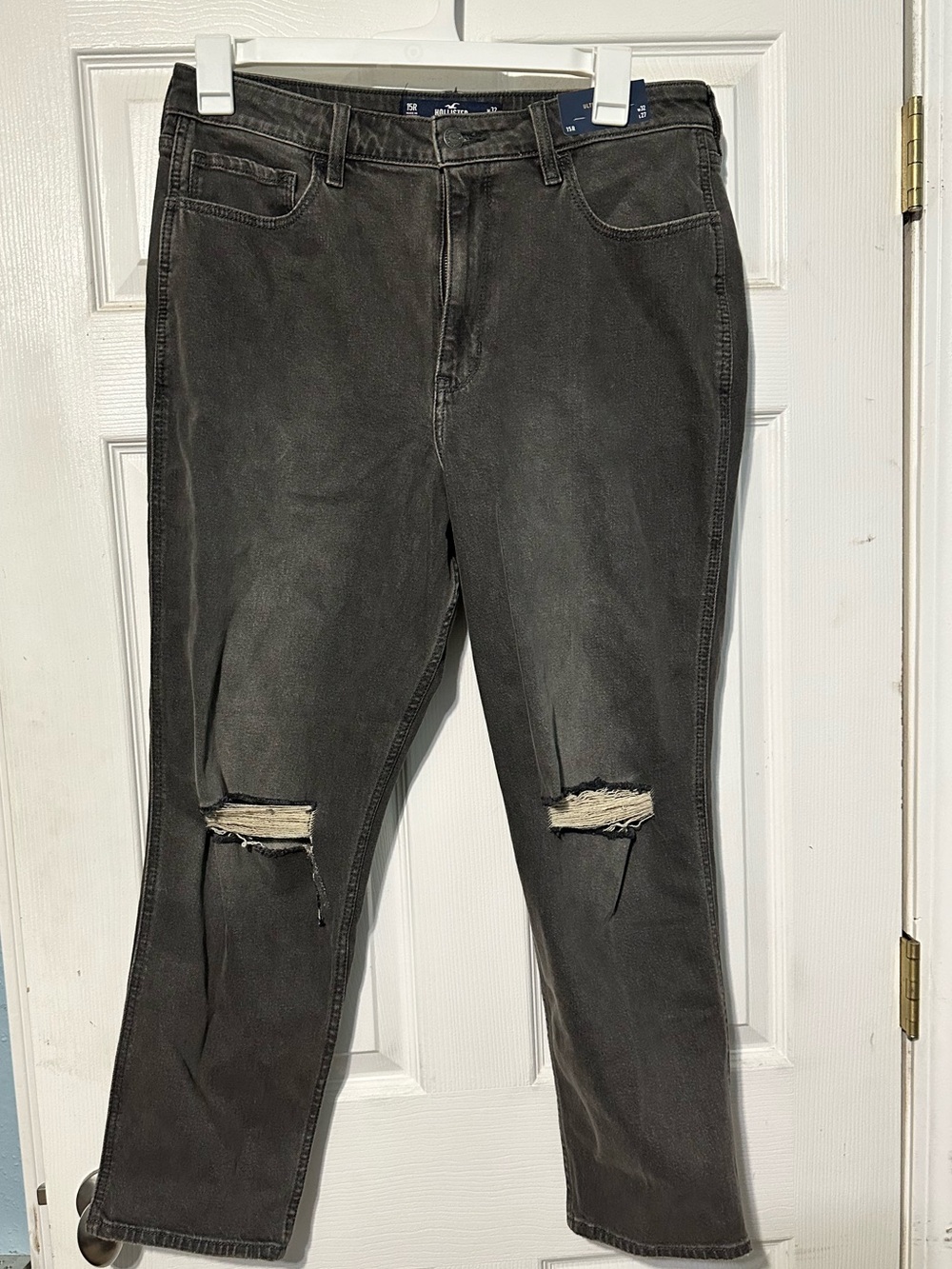 Hollister Ultra High-Rise MomJeans